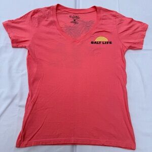 Salt Life Women’s Coral V-Neck Graphic T-Shirt Medium Beach Fishing